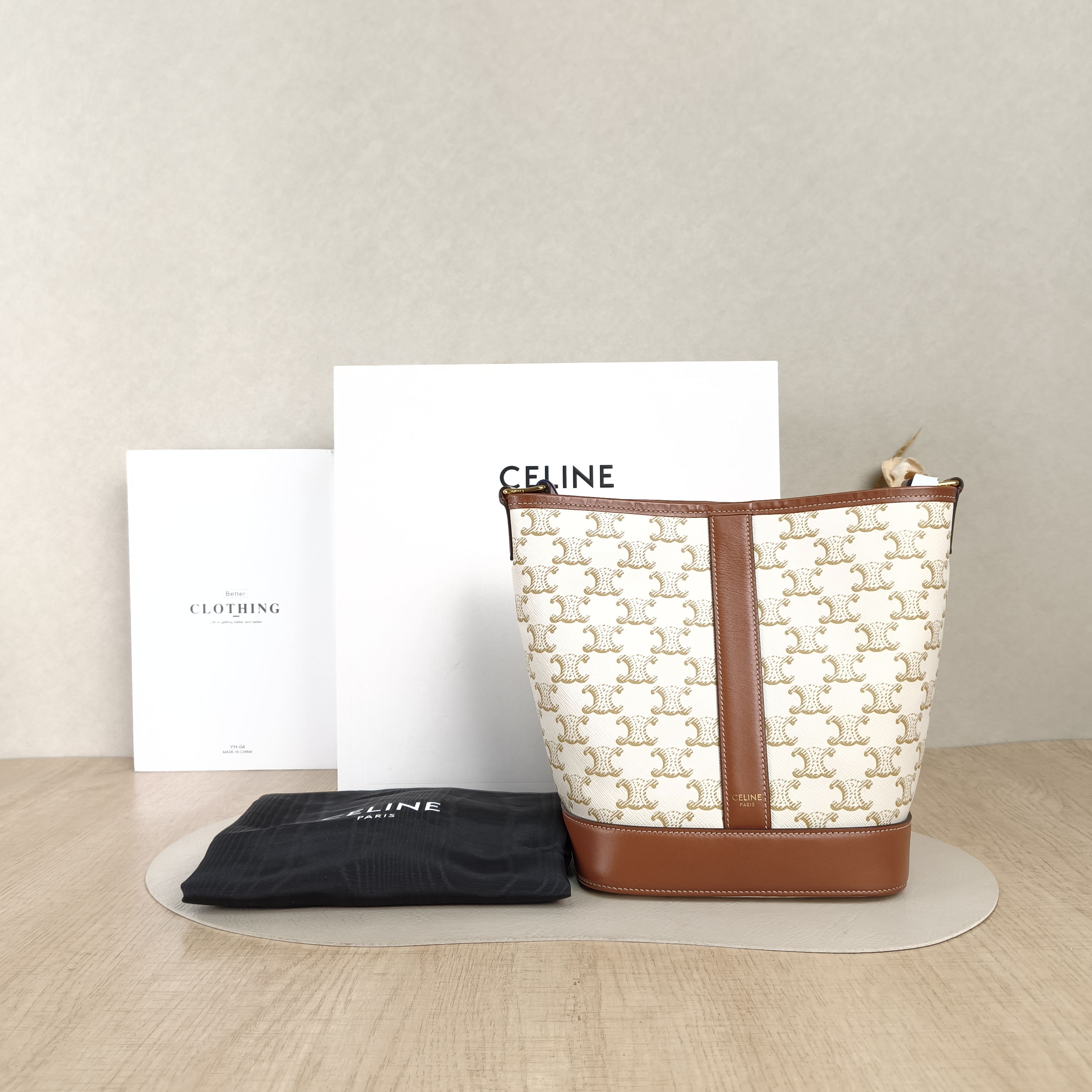 CELINE Crossbody Bag Triomphe Bucket Bag White PVC Small22 × 13 × 26 cm — cover view 2 of 5