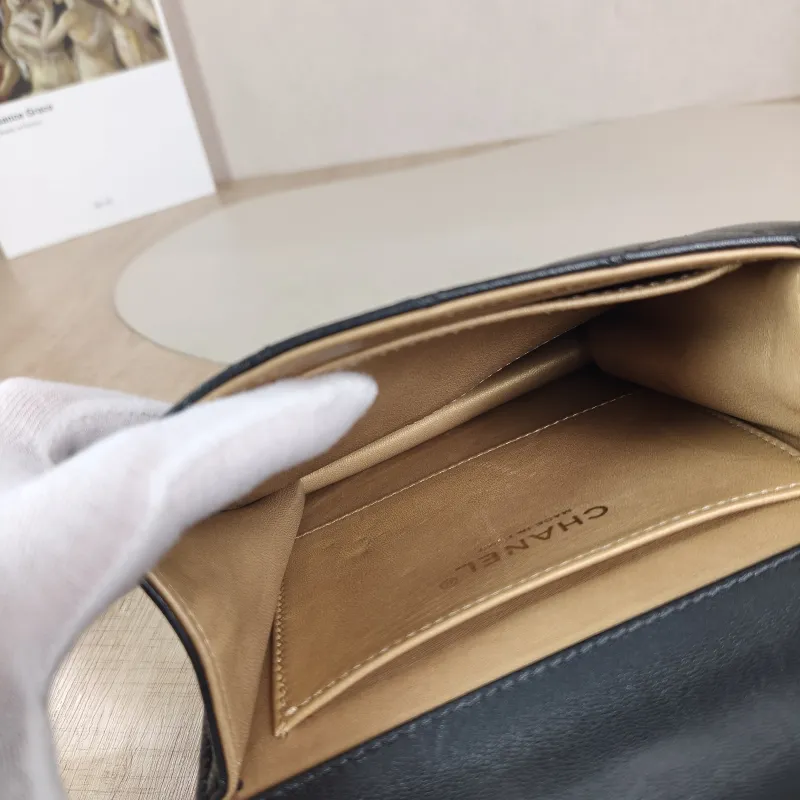Chanel Crossbody Bag Pearl Crossbody Bag Black Calfskin One Size 15.5 × 5 × 15.5 cm 29 — detail view 9 of 12