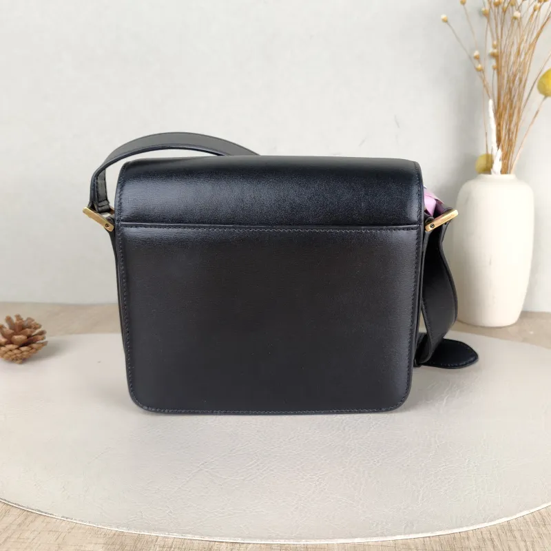 SAINT LAURENT Shoulder Bag Shoulder Bag Black Calfskin 18.6 × 6 × 16 cm — cover view 4 of 5