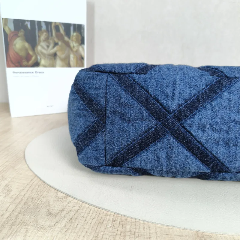 Chanel Shoulder Bag19Bag Shopping Bag Shopping Tote Blue One Size41 × 10.5 × 24 cm — detail view 3 of 12