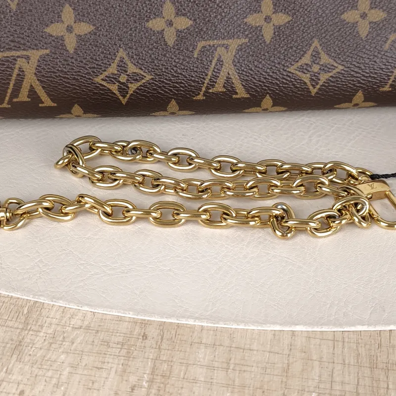 Louis Vuitton Crossbody Bag IVY Monogram PVC Small 23.5 × 4.3 × 12 cm — detail view 8 of 11