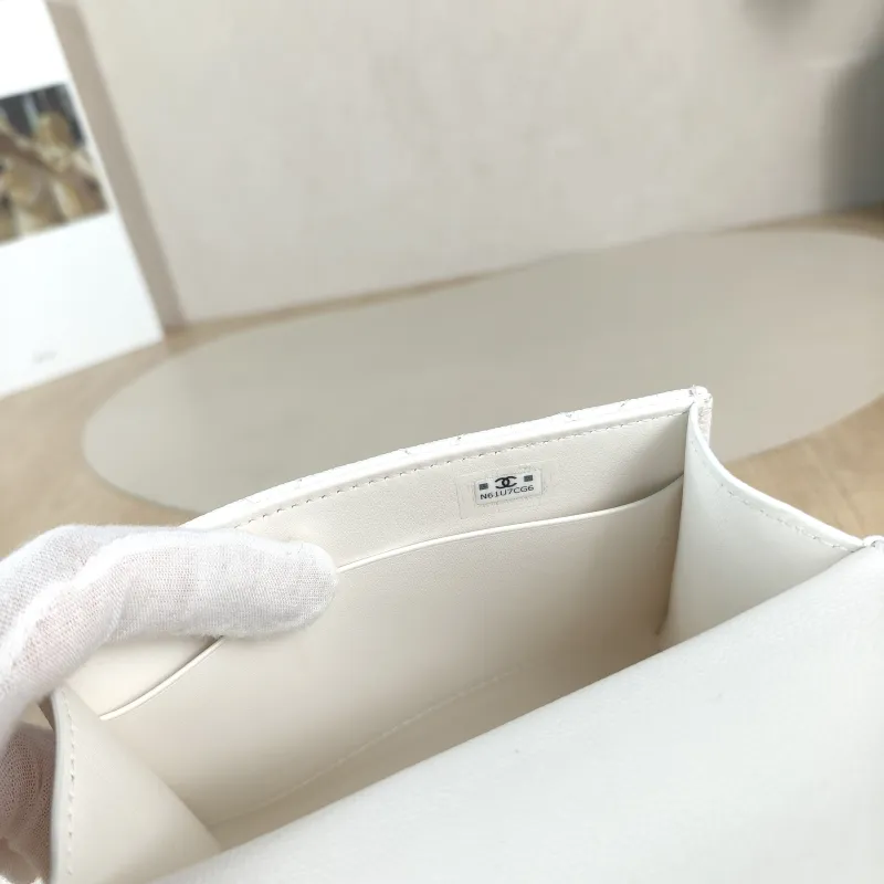 Chanel Crossbody Bag kelly White Grained Calfskin nano 15 × 5 × 11 cm — detail view 10 of 12