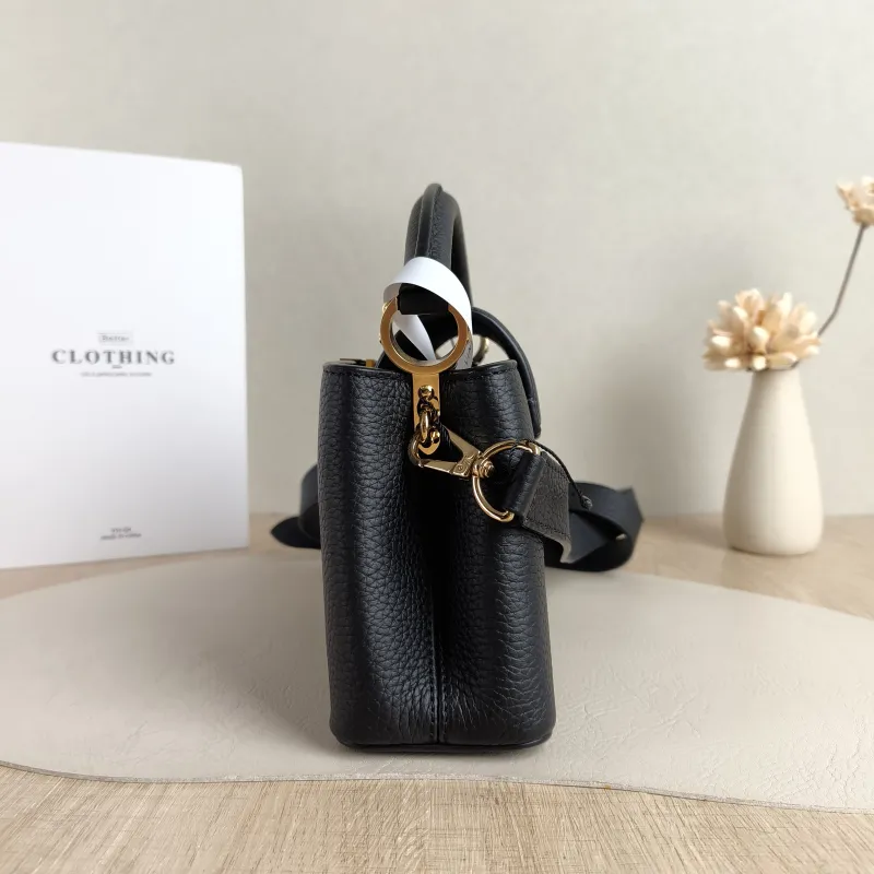 Louis Vuitton Crossbody Bag Capucines Black Calfskin Mini 21 × 8 × 14 cm — detail view 1 of 10
