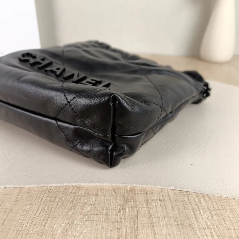 Chanel Shoulder Bag22Bag Black CC alfskinmini20 × 6 × 19 cm — detail view 6 of 12
