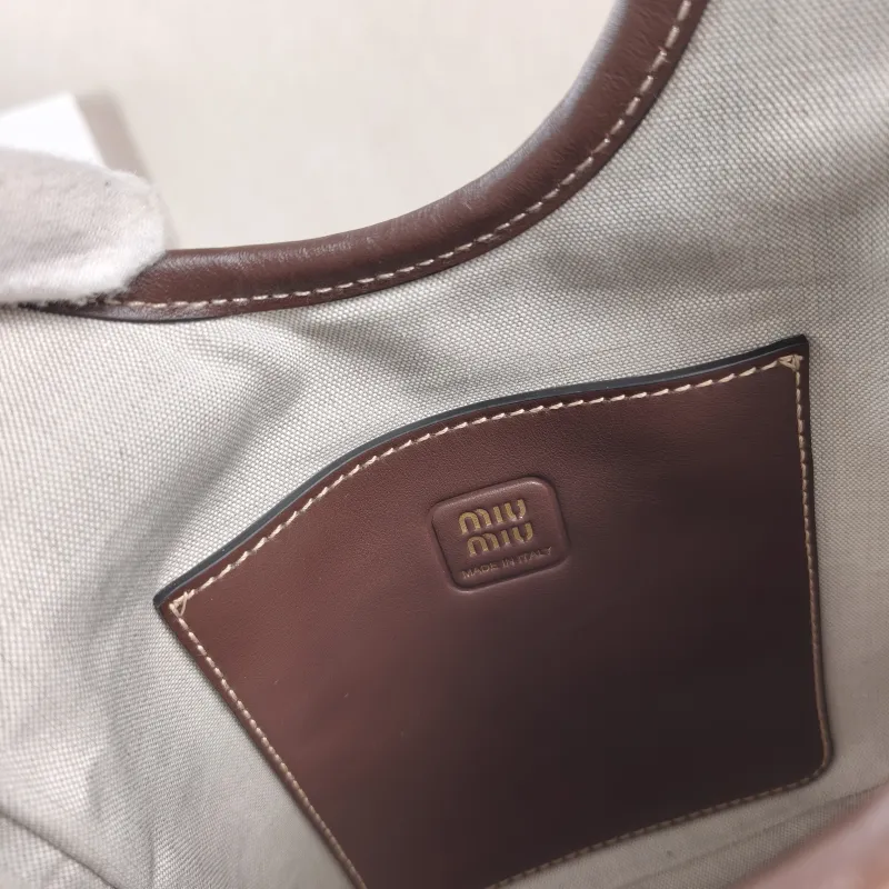 Miumiu Shoulder Bag IVY Tote Shopping Tote Calfskin Mini 20*24 — detail view 4 of 11