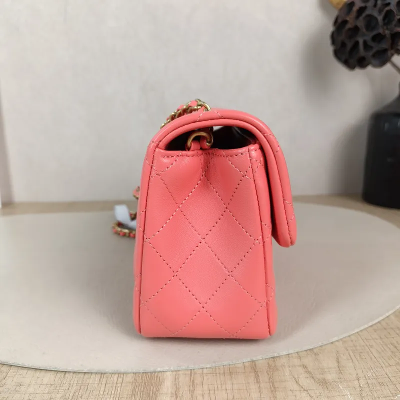 Chanel Crossbody Bag Red Lambskin One Size 17 × 8 × 13.5 cm — detail view 10 of 13
