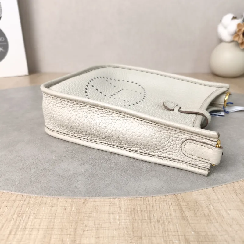 Hermès Crossbody Bag Evelyne Mini 16 Mini 16 TC Calfskin Mini 17 × 5.5 × 18 cm U — detail view 11 of 13