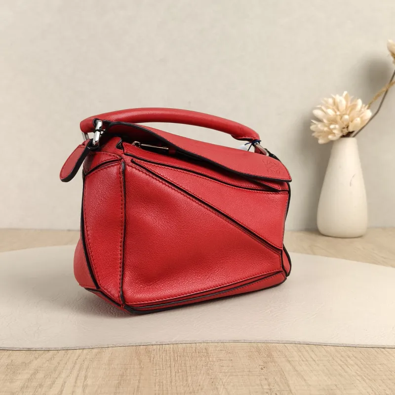 LOEWE Crossbody Bag Puzzle Red Calfskinmini18 × 8 × 12.5 cm — cover view 3 of 5