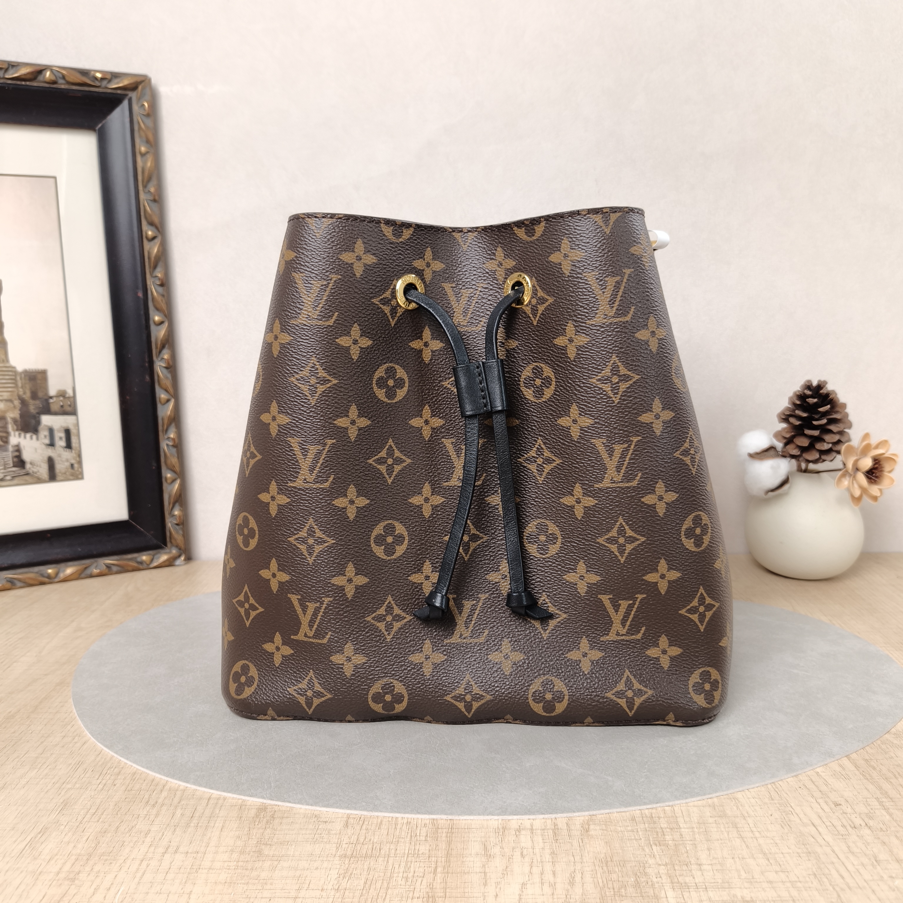 Louis Vuitton Shoulder Bag NÉONOÉ Bucket Bag Black PVC Medium26 × 17.5 × 26 cm