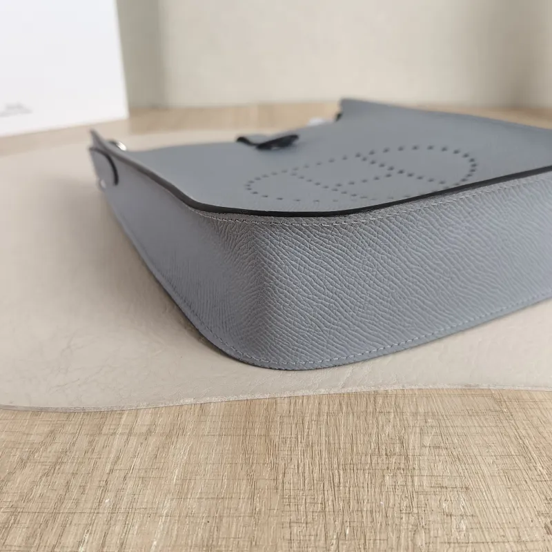 Hermès Crossbody Bag Evelyne Mini 16 Mini 16 8U Epsom Calfskin Mini 17 × 5.5 × 18 cm W — detail view 8 of 10