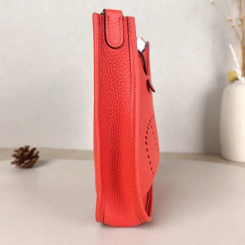 Hermès Crossbody Bag Evelyne Mini 16 Mini 16 S3 Red TC Calfskin Mini 17 × 5.5 × 18 cm Y — detail view 1 of 8
