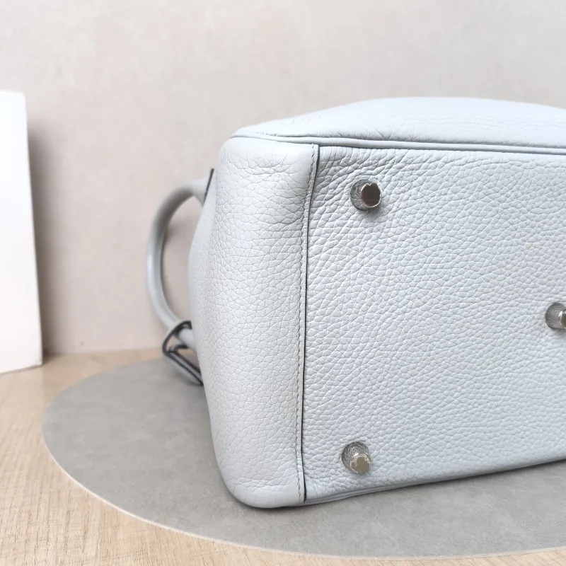 Hermès Crossbody Bag Lindy 30 Taurillon Clemence TC Calfskin One Size30 × 15 × 19 cm — detail view 11 of 14