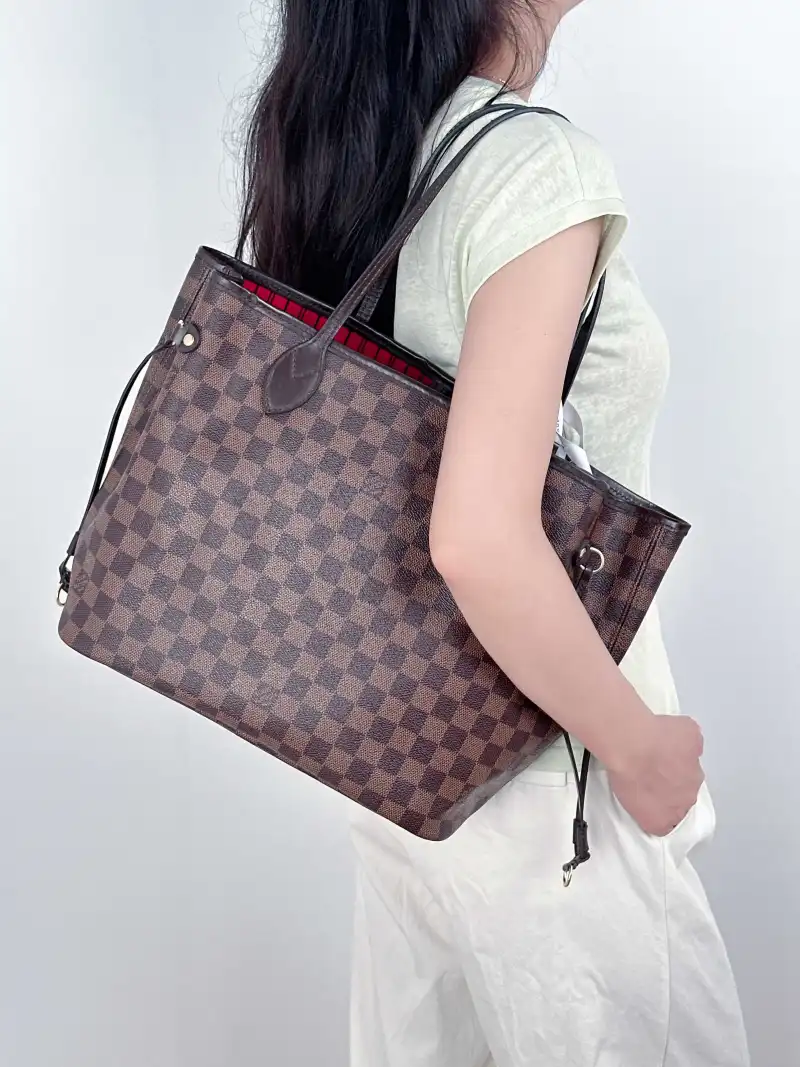 Louis Vuitton Shoulder Bag Neverfull Damier Ebene PVC Medium 31 × 14 × 28 cm — on-model view 2 of 3