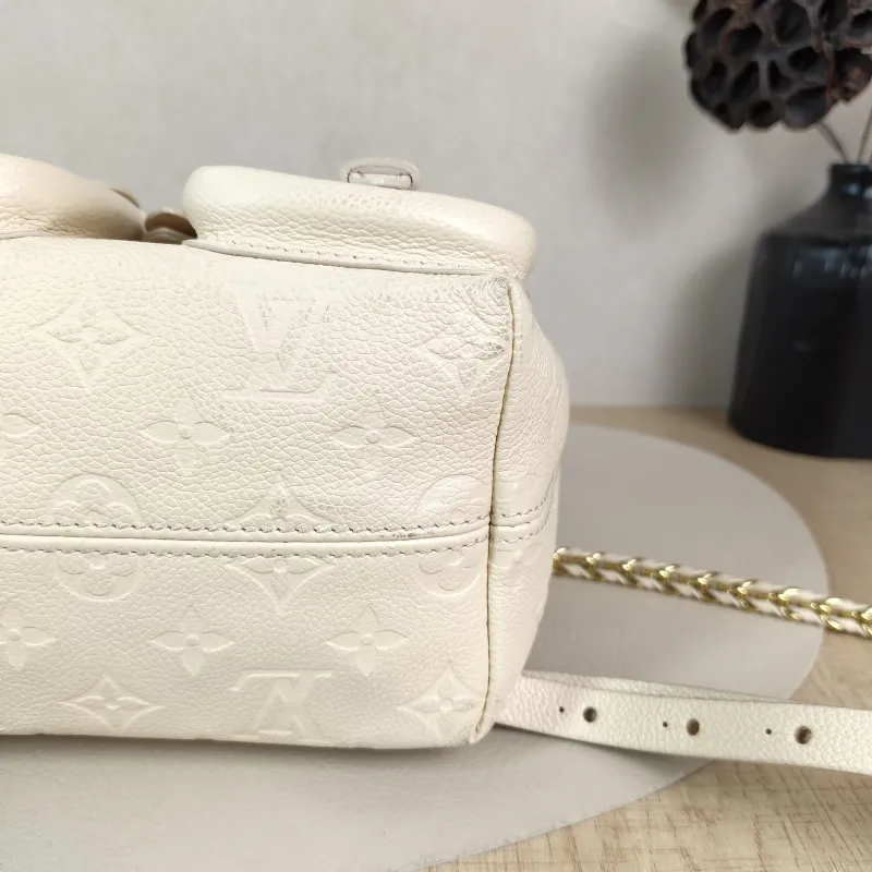 Louis Vuitton Backpack Backup Backpack White Calfskin One Size 20 × 14 × 22 cm — detail view 8 of 12