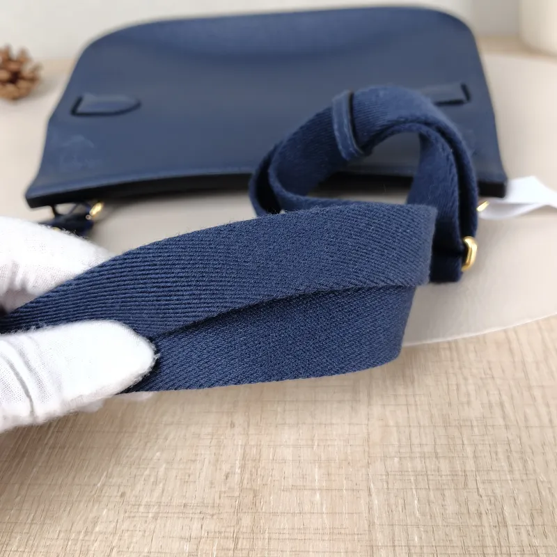Hermès Crossbody Bag Jypsiere 23 73 Evercolor Calfskin Mini 23 × 5 × 17 cm K — detail view 1 of 10