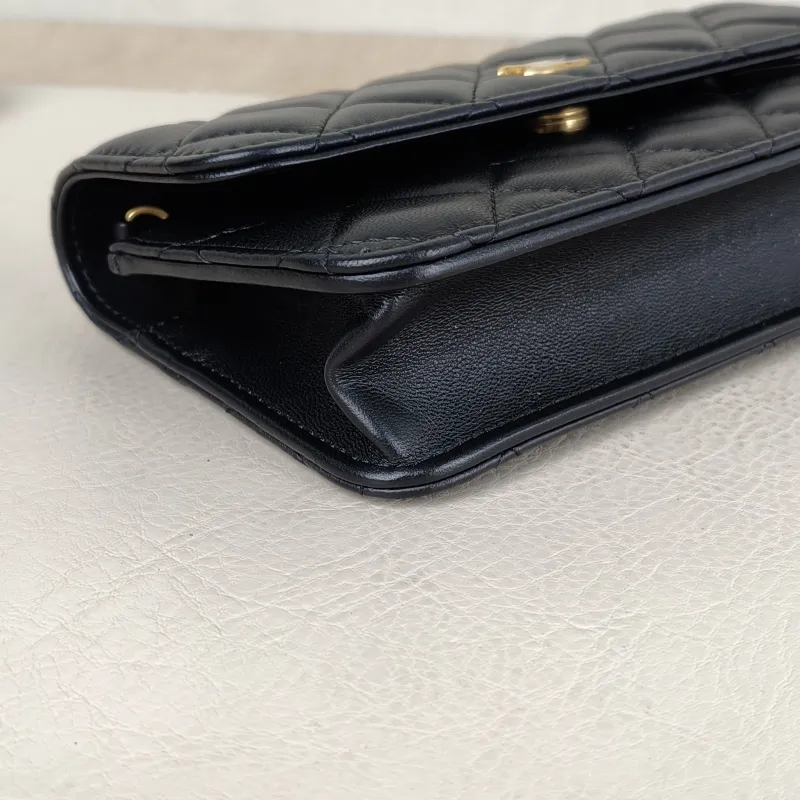 Chanel Crossbody Bag woc Black with Gold-Tone Hardware Lambskin Mini 17 × 5 × 9.5 cm — detail view 7 of 12