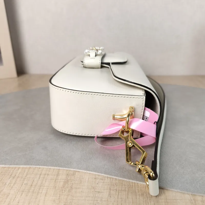 GUCCI Crossbody Bag Horsebit 1955 Horsebit Small White Calfskin Small 24 × 5.5 × 13 cm — detail view 12 of 13