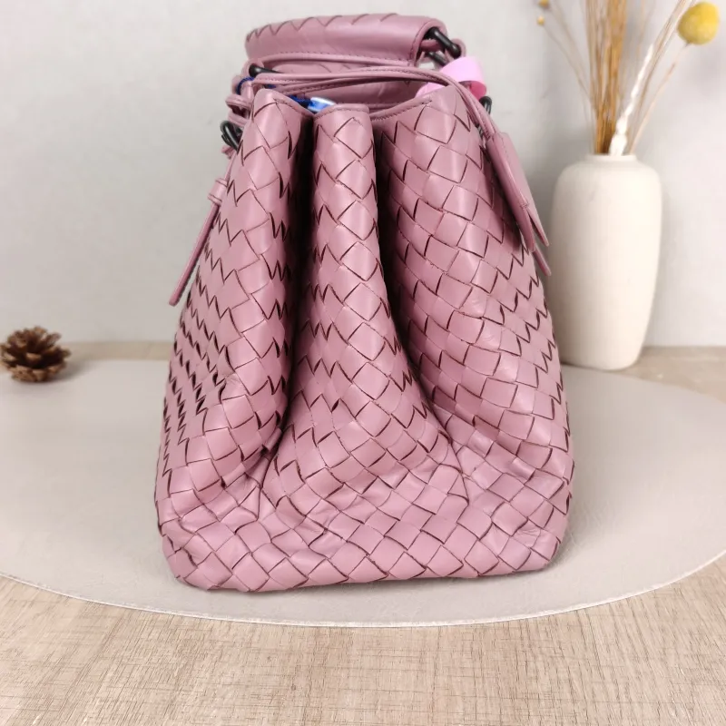 Bottega Veneta Top Handle Bag Roma Calfskin One Size 31 × 14 × 19 cm — detail view 4 of 12
