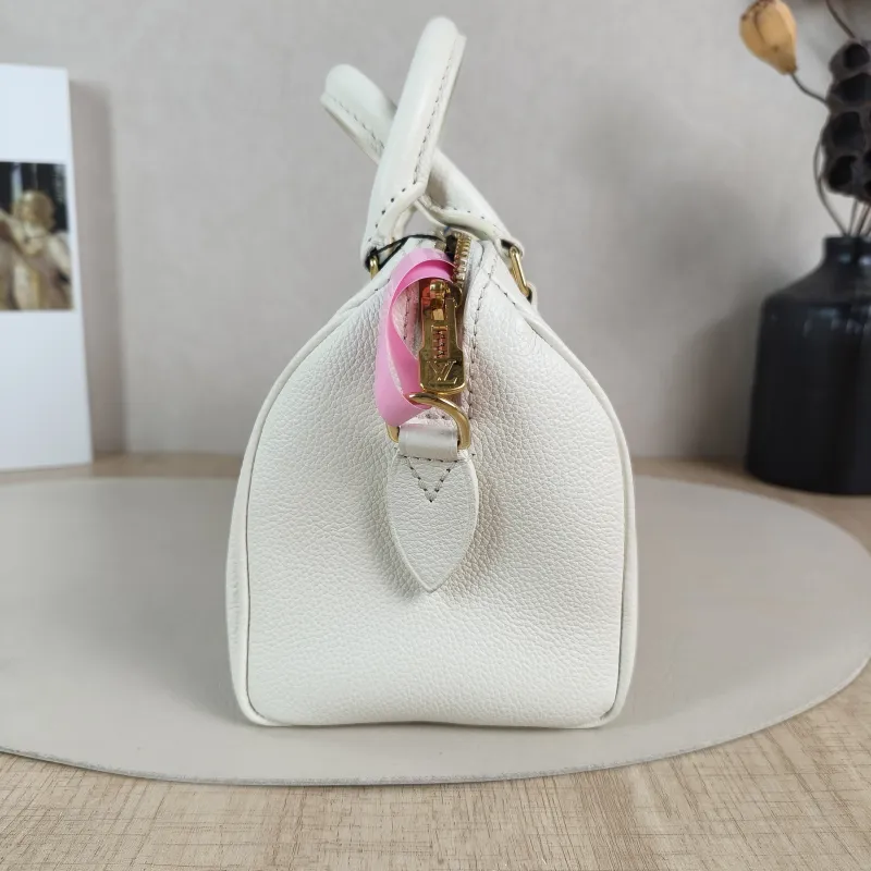 Louis Vuitton Crossbody Bag Speedy20 White · Blue Empreinte Embossed Calfskin Small 20.5 × 12 × 13.5 cm — detail view 2 of 13