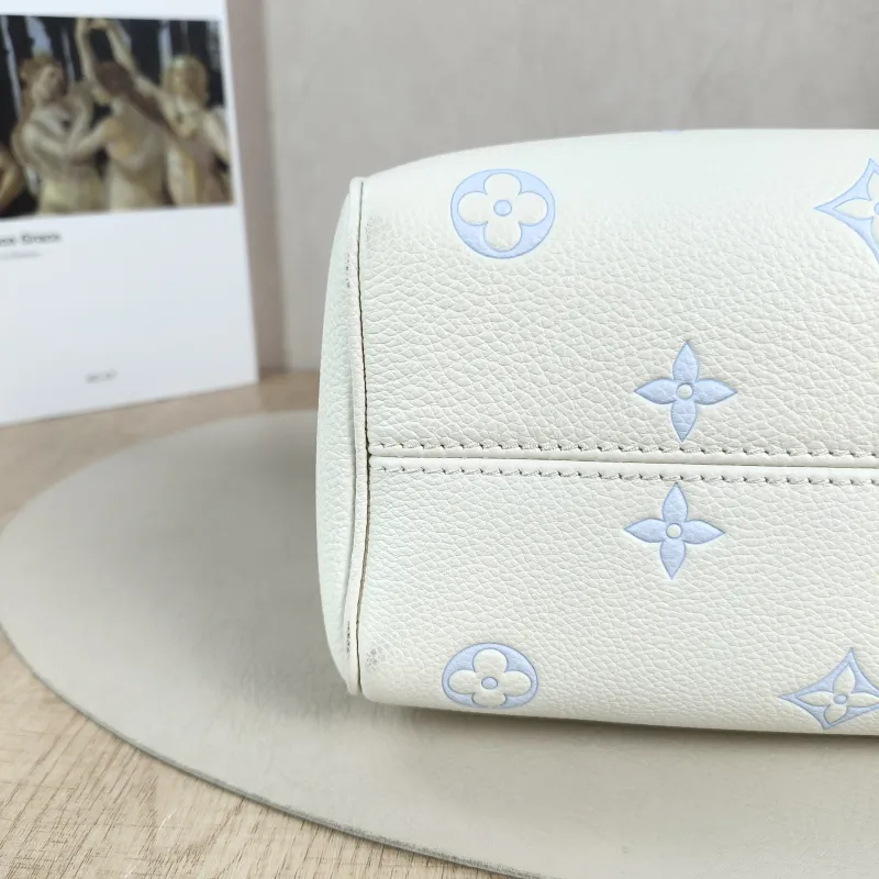 Louis Vuitton Crossbody Bag Speedy20 White · Blue Calfskin One Size 20.5 × 12 × 13.5 cm — detail view 7 of 12