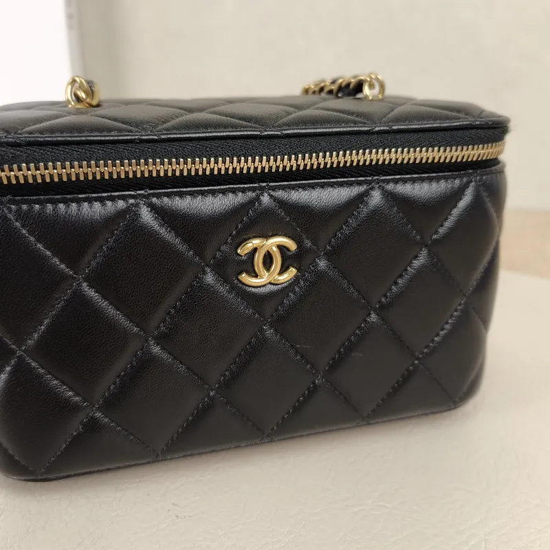 Chanel Crossbody Bag Edition Black Lambskin One Size17 × 8 × 9.5 cm — detail view 13 of 13