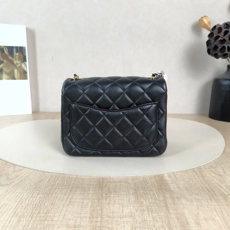 Chanel Crossbody Bag Black Lambskin One Size17 × 8 × 13.5 cm — cover view 3 of 5