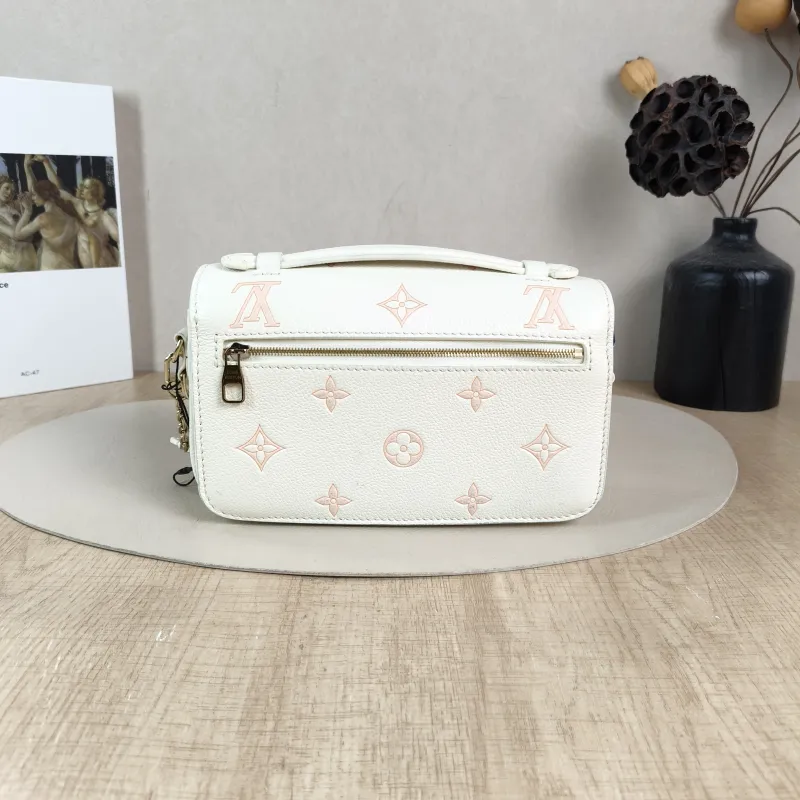 Louis Vuitton Crossbody Bag Pochette Métis East West White · Pink Calfskin Small 21.5 × 6 × 13.5 cm — cover view 5 of 5