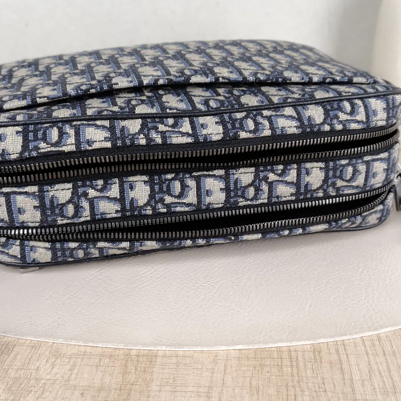 DIOR Crossbody Bag Safari Messenger Bag Beige · Black Large 26.5 × 7.5 × 17.5 cm — detail view 14 of 14