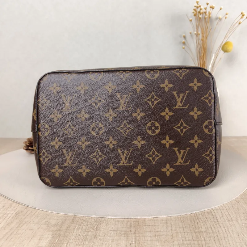 Louis Vuitton Shoulder Bag NÉONOÉ Bucket Bag PVC Medium 26 × 17.5 × 26 cm — cover view 2 of 5