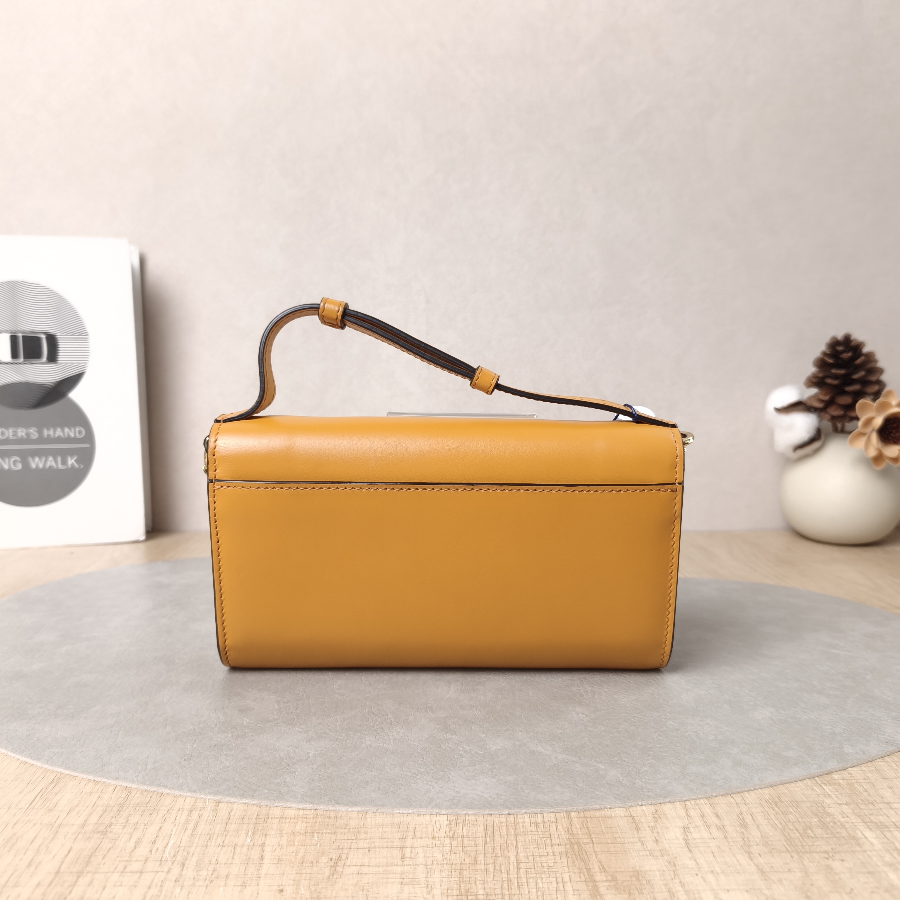GUCCI Crossbody Bagzumi woc Yellow Calfskinmini19 × 5 × 11 cm — cover view 2 of 6