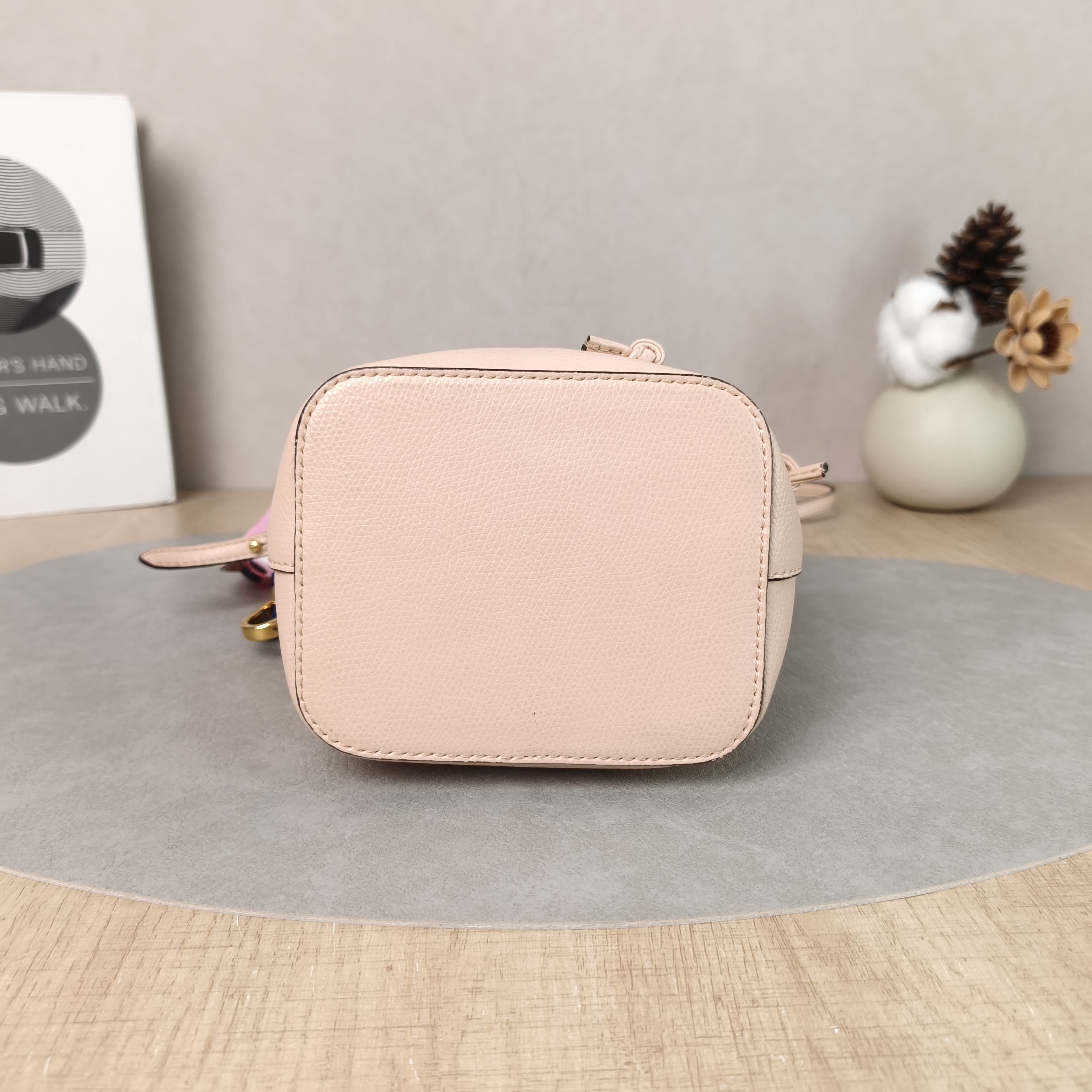 FENDI Crossbody Bag Mon Tresor Bucket Bag Pink Calfskinmini12 × 10 × 18 cm — cover view 5 of 5