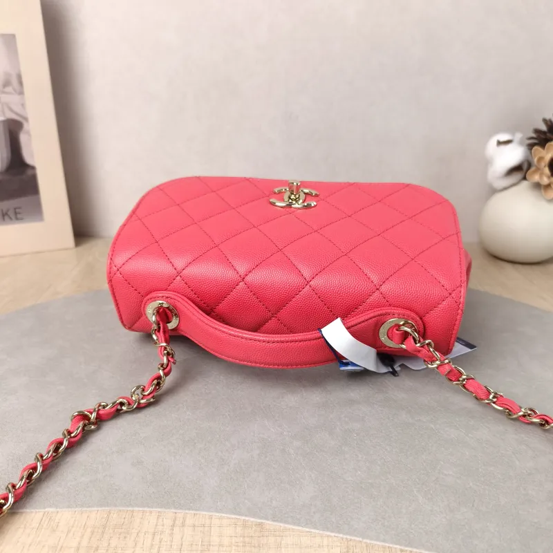 Chanel Crossbody Bag affinity Messenger Bag Red Grained Calfskin Medium 22 × 9.5 × 16 cm 25 — detail view 7 of 16