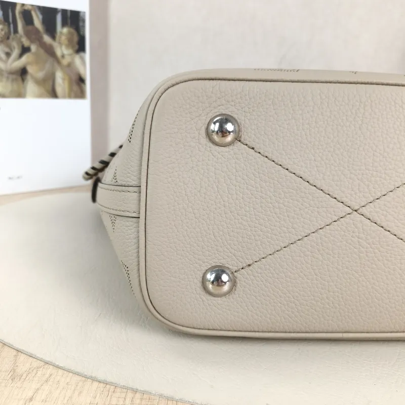 Louis Vuitton Crossbody Bag Blossom Top Handle Bag Calfskin Small20 × 12.5 × 20 cm — detail view 3 of 13