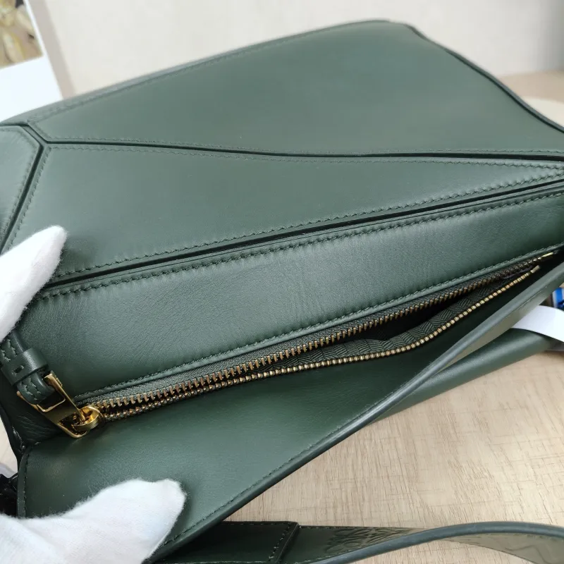 LOEWE Crossbody Bag Puzzle Green CC alfskin Small24 × 10.5 × 16.5 cm — detail view 8 of 13