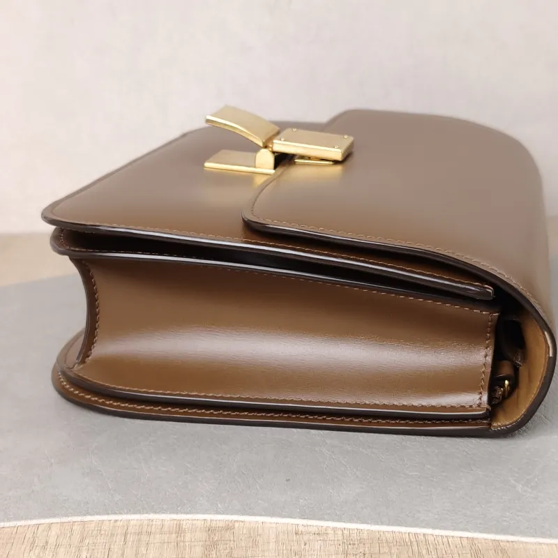 CELINE Crossbody Bag Classic Box CC alfskin Medium 24 × 7 × 18 cm — detail view 1 of 15
