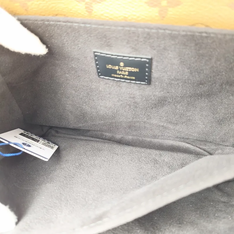 Louis Vuitton Crossbody Bag Pochette Métis Monogram Colorblock PVC Medium 25 × 7 × 19 cm — detail view 11 of 14