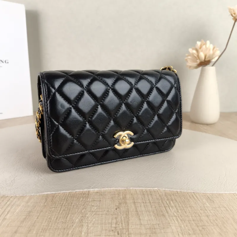 Chanel Shoulder Bag cf Black Lambskin 19 × 4.5 × 12 cm Microchip Edition — cover view 3 of 5