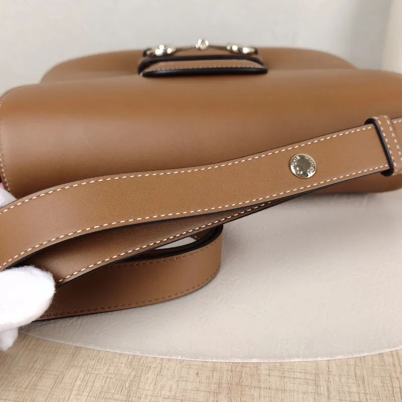GUCCI Crossbody Bag Horsebit 1955 Horsebit Medium Caramel Calfskin Medium 25 × 8 × 18 cm — detail view 11 of 14