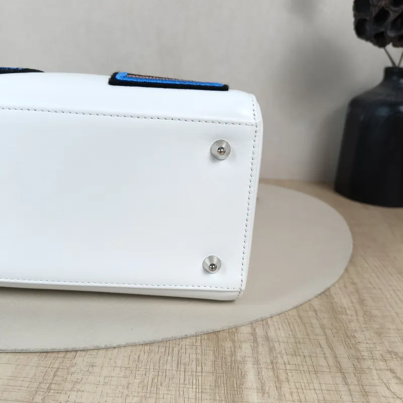 DIOR Top Handle Bag Lady Lady Dior Bag White Calfskin Medium24 × 12 × 21 cm — detail view 4 of 14