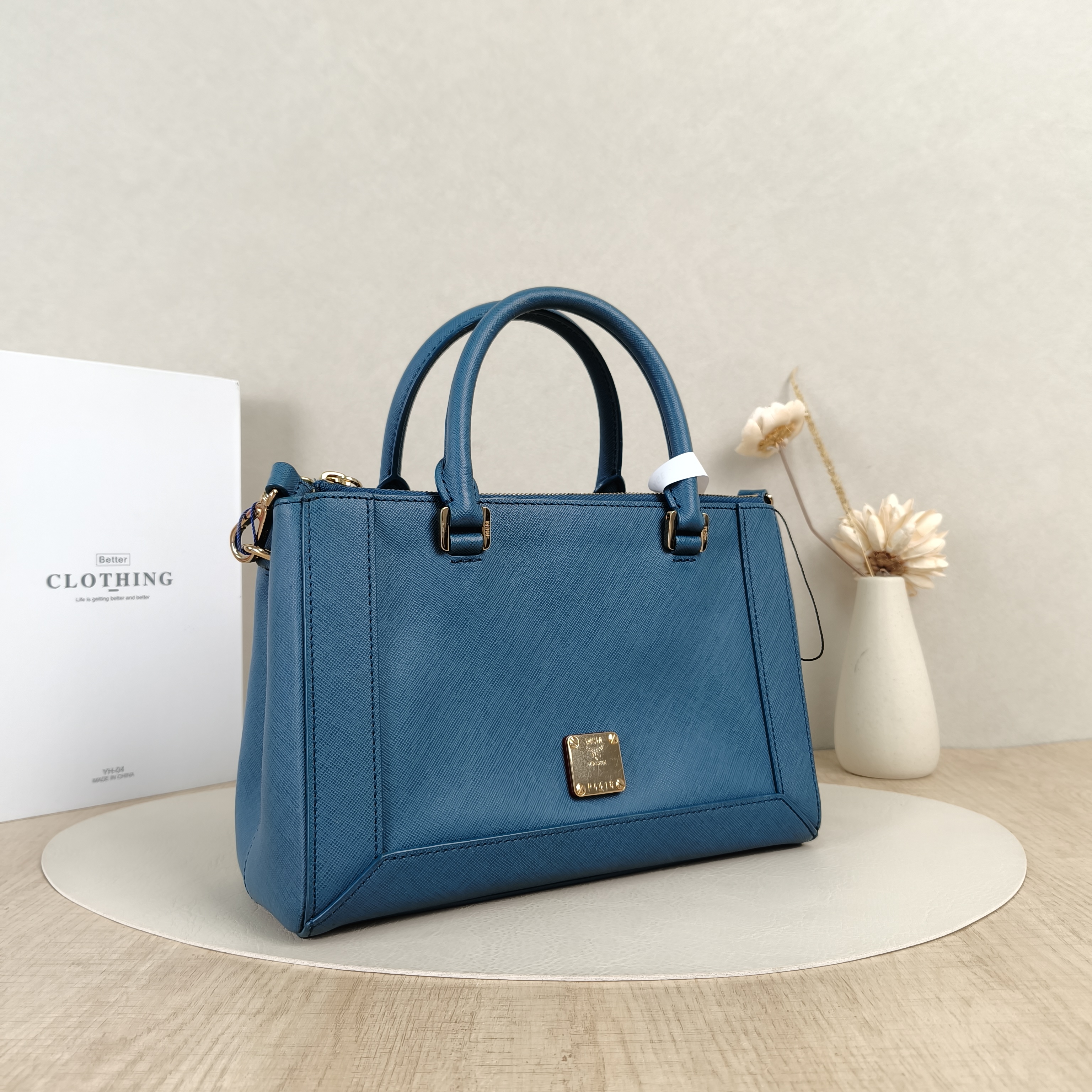 MCM Shoulder Bag Tote Bag Green Calfskin 25.5 × 11 × 18 cm — cover view 7 of 8