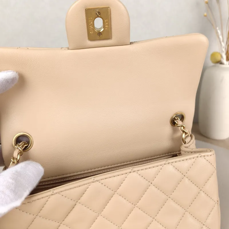 Chanel Crossbody Bag mini Lambskin mini20 × 6 × 12 cm — detail view 5 of 14