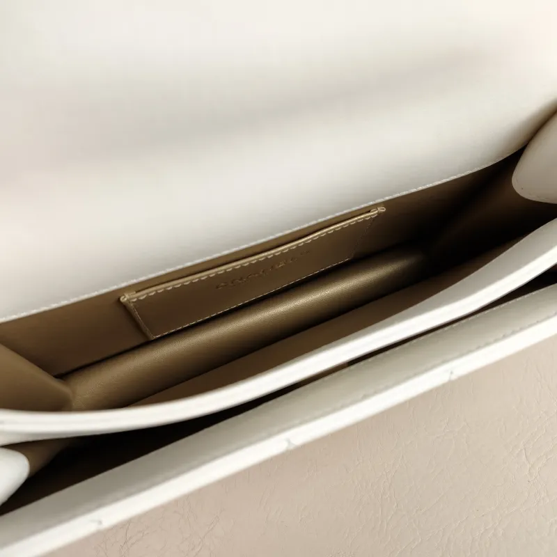 Chanel Crossbody Bag White Gold Calfskin One Size 23 × 5 × 15 cm — detail view 8 of 12