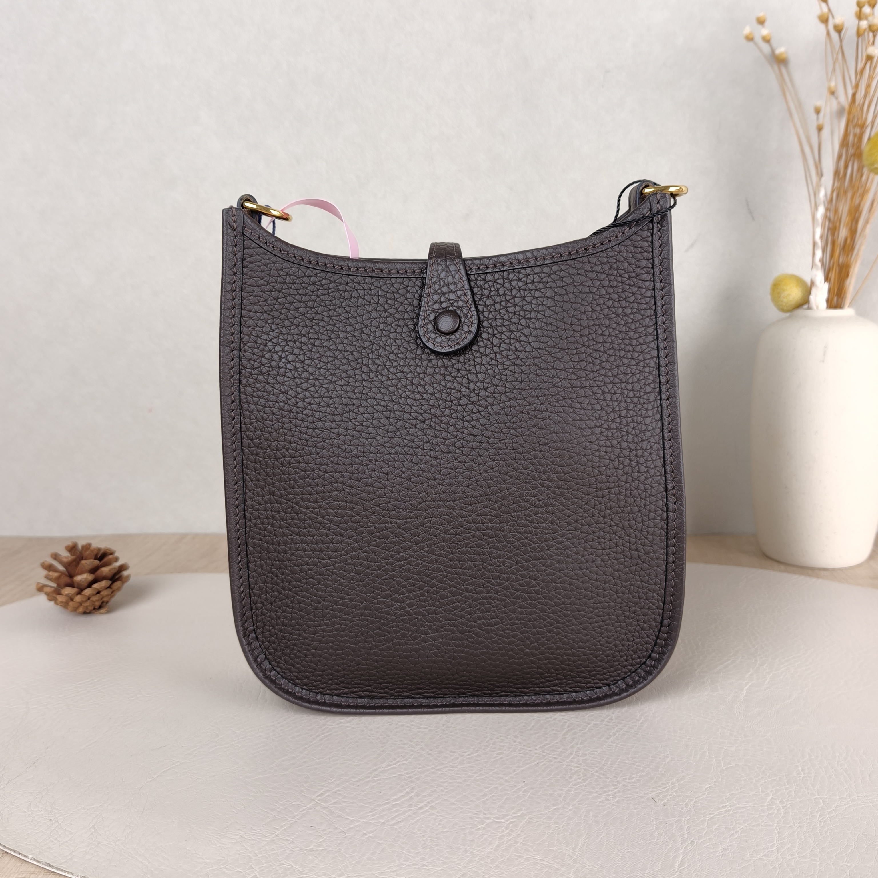 Hermès Crossbody Bag Evelyne Mini 16 Mini 16 Taurillon Clemence TC Calfskinmini17 × 5.5 × 18 cm — cover view 2 of 5