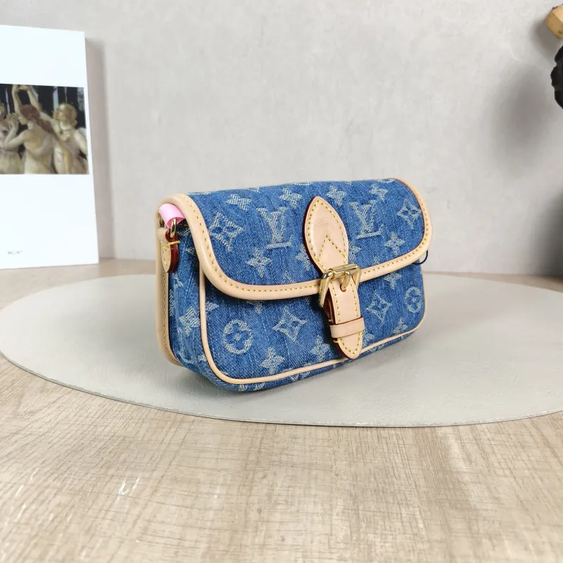 Louis Vuitton Crossbody Bag Diane Baguette Bag Blue nano 19 × 6 × 10.5 cm — cover view 4 of 6