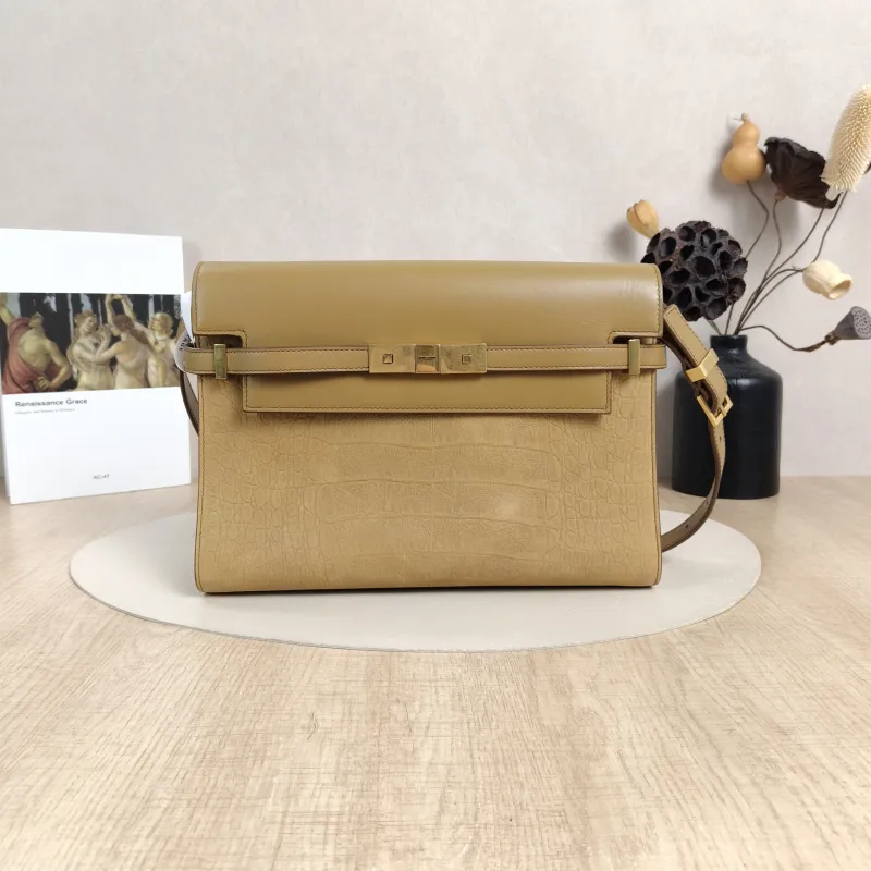 SAINT LAURENT Shoulder Bag MANHATTAN Brown Calfskin Medium29 × 7.5 × 20 cm