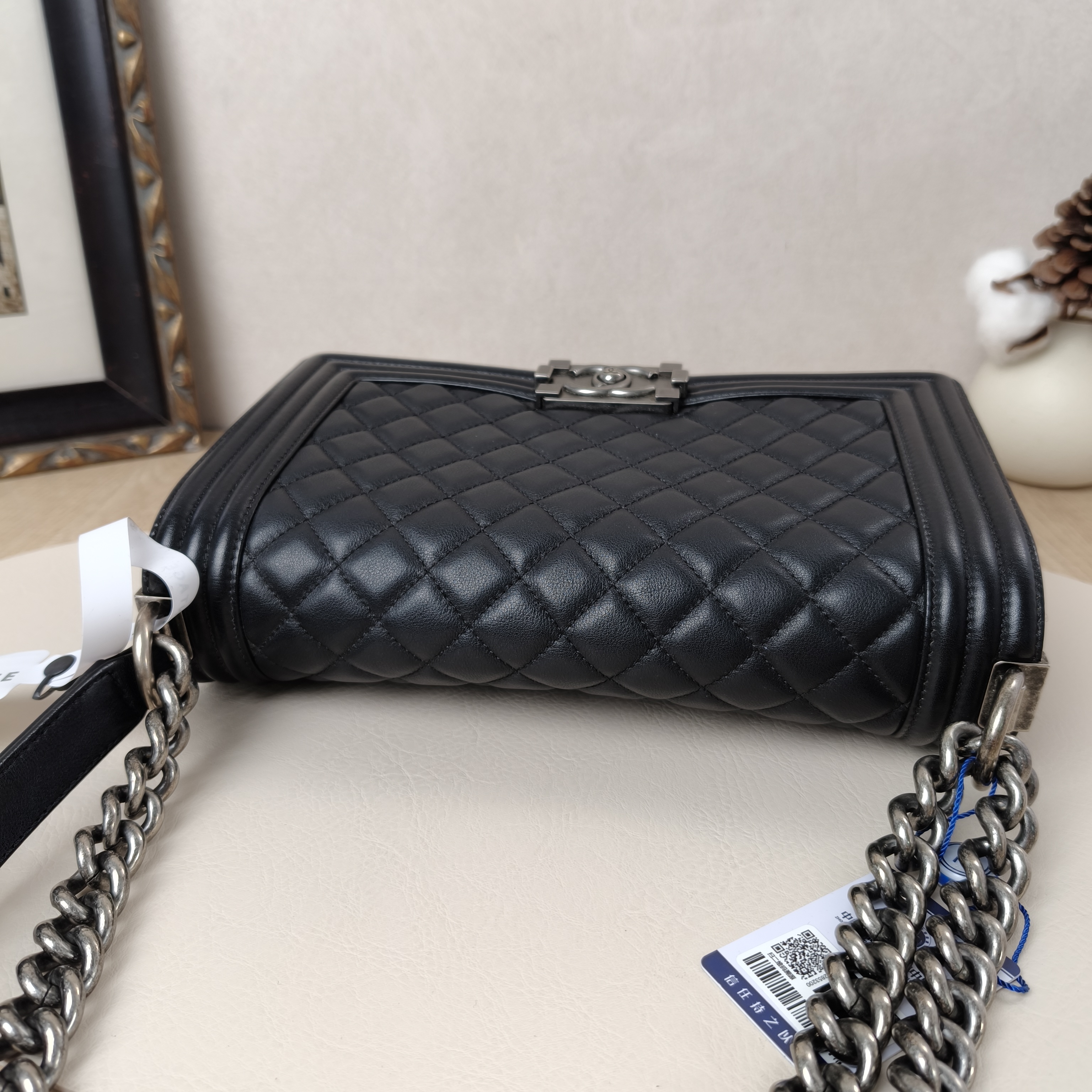 Chanel Crossbody Bag Le BoyBlack Lambskin Medium25 × 9 × 15 cm — cover view 9 of 10