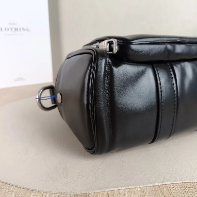Louis Vuitton Crossbody Bag Keepall Cargo 25 Medium 25 × 11 × 15 cm — detail view 1 of 12