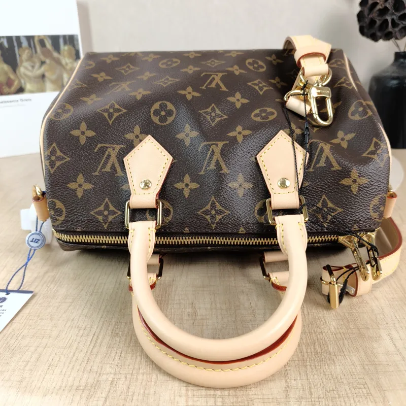 Louis Vuitton Crossbody Bag Speedy25Shoulder Strap Edition-Monogram PVC Medium25 × 15 × 19 cm — detail view 10 of 12