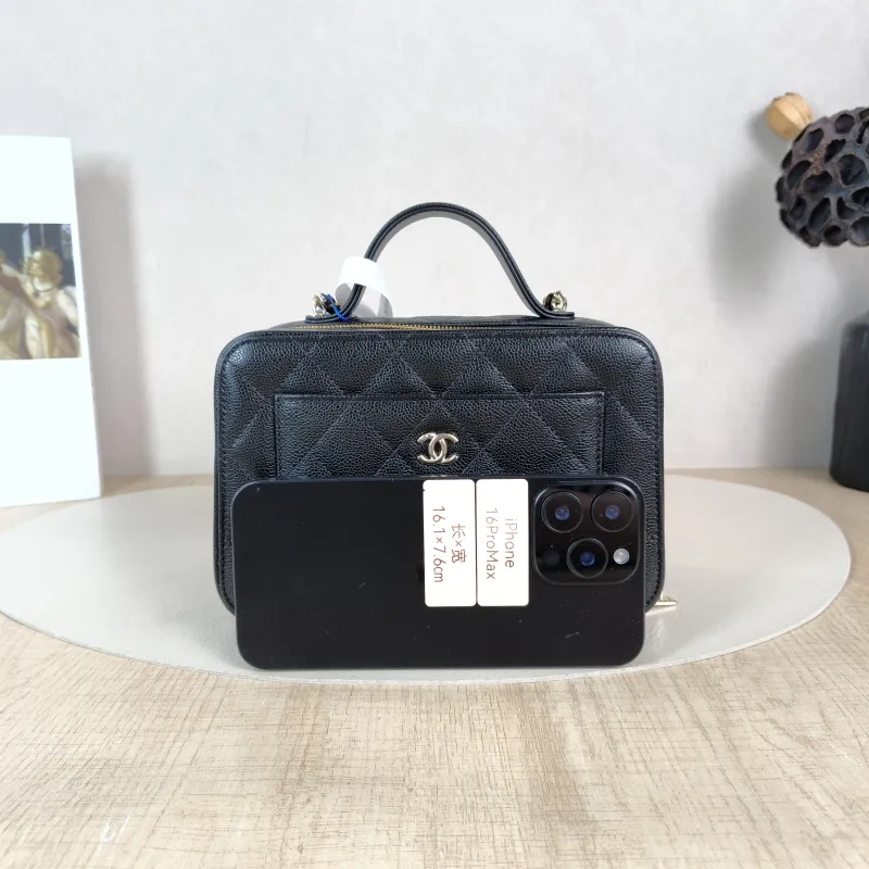 Chanel Crossbody Bag Black Grained Calfskin Mini 19.5 × 8.5 × 12 cm — cover view 5 of 6