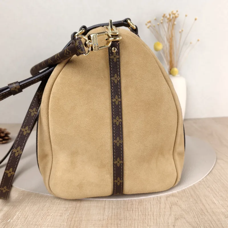 Louis Vuitton Shoulder Bag EXPRESS Shoulder Bag Suede Medium 36 × 18.5 × 24 cm — detail view 4 of 11